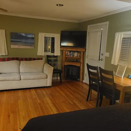 Riverbend Guest House-3